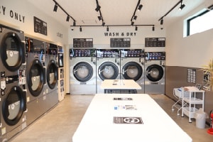issen COIN LAUNDRY 内観3